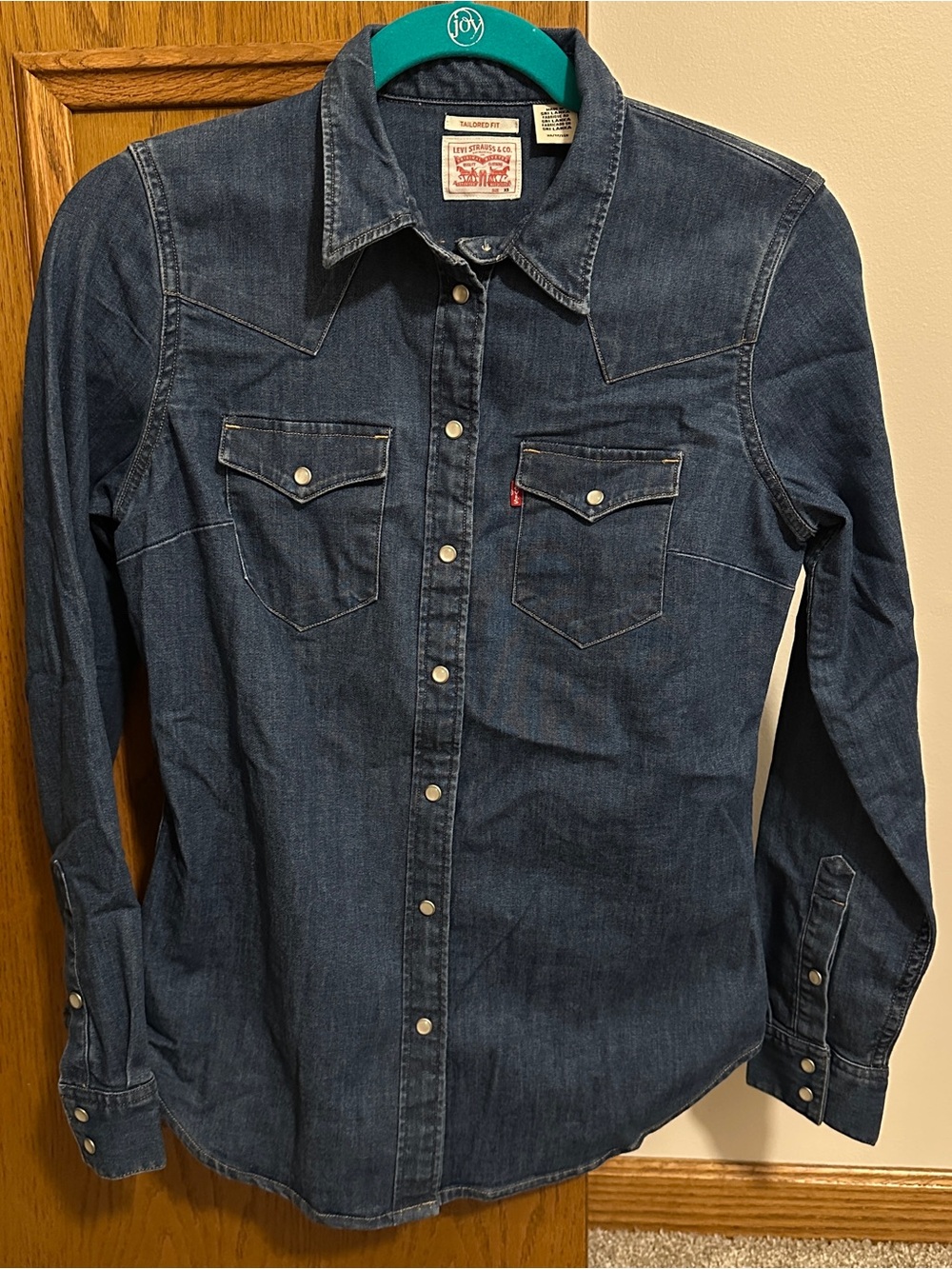 NWOT Levi’s Denim Shirt